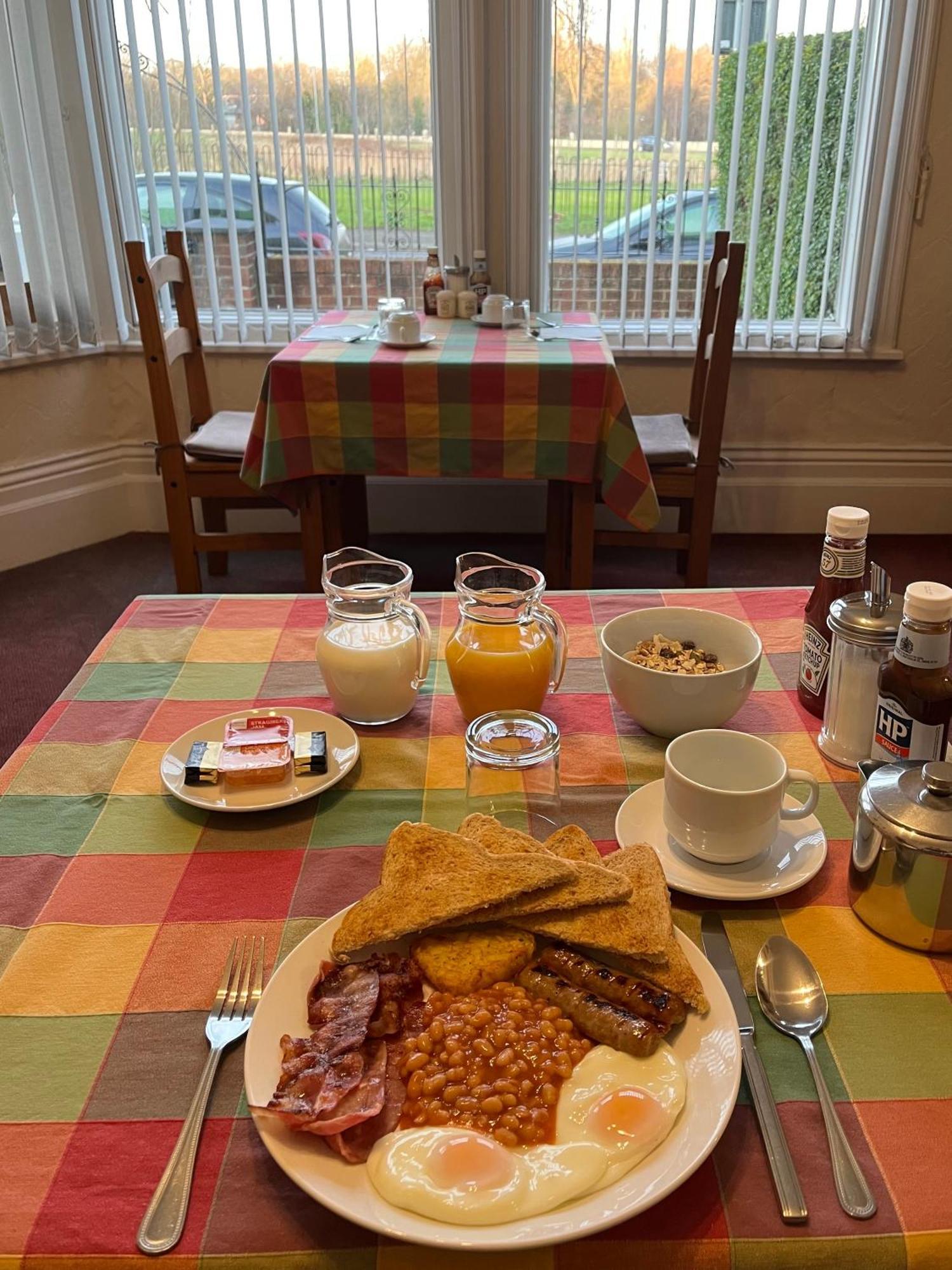Chadwick Guest House Middlesbrough Bagian luar foto