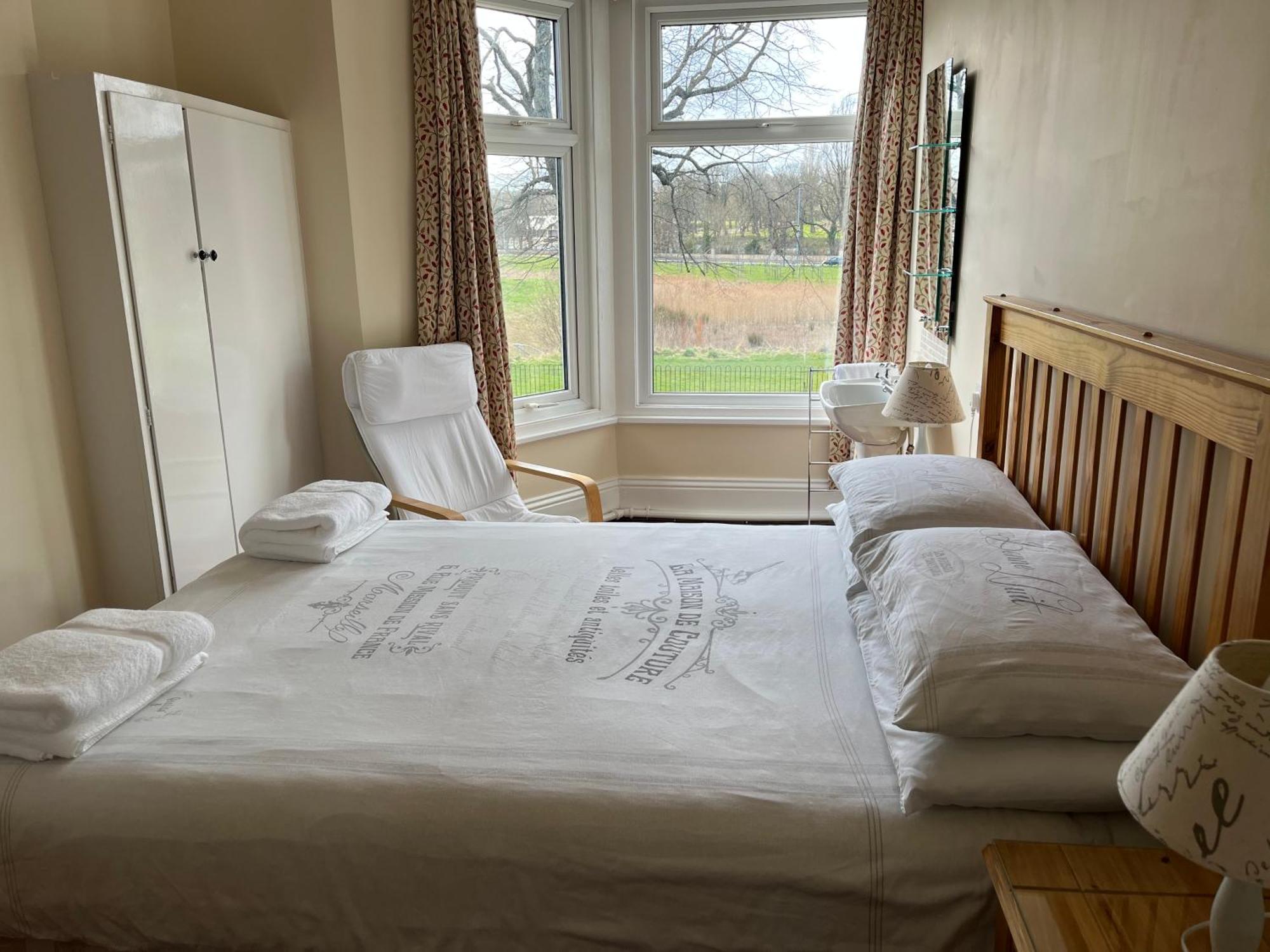 Chadwick Guest House Middlesbrough Bagian luar foto