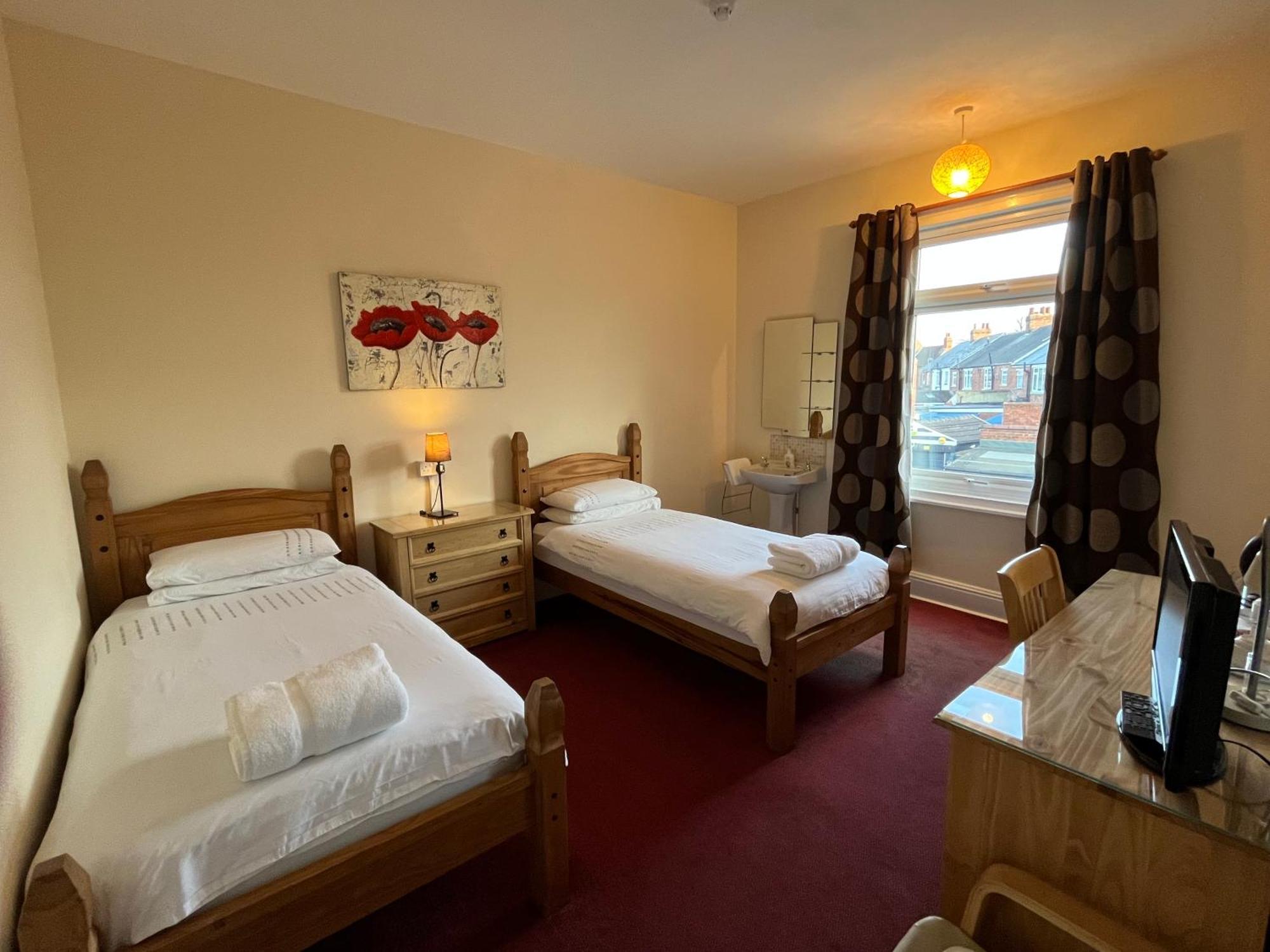 Chadwick Guest House Middlesbrough Bagian luar foto