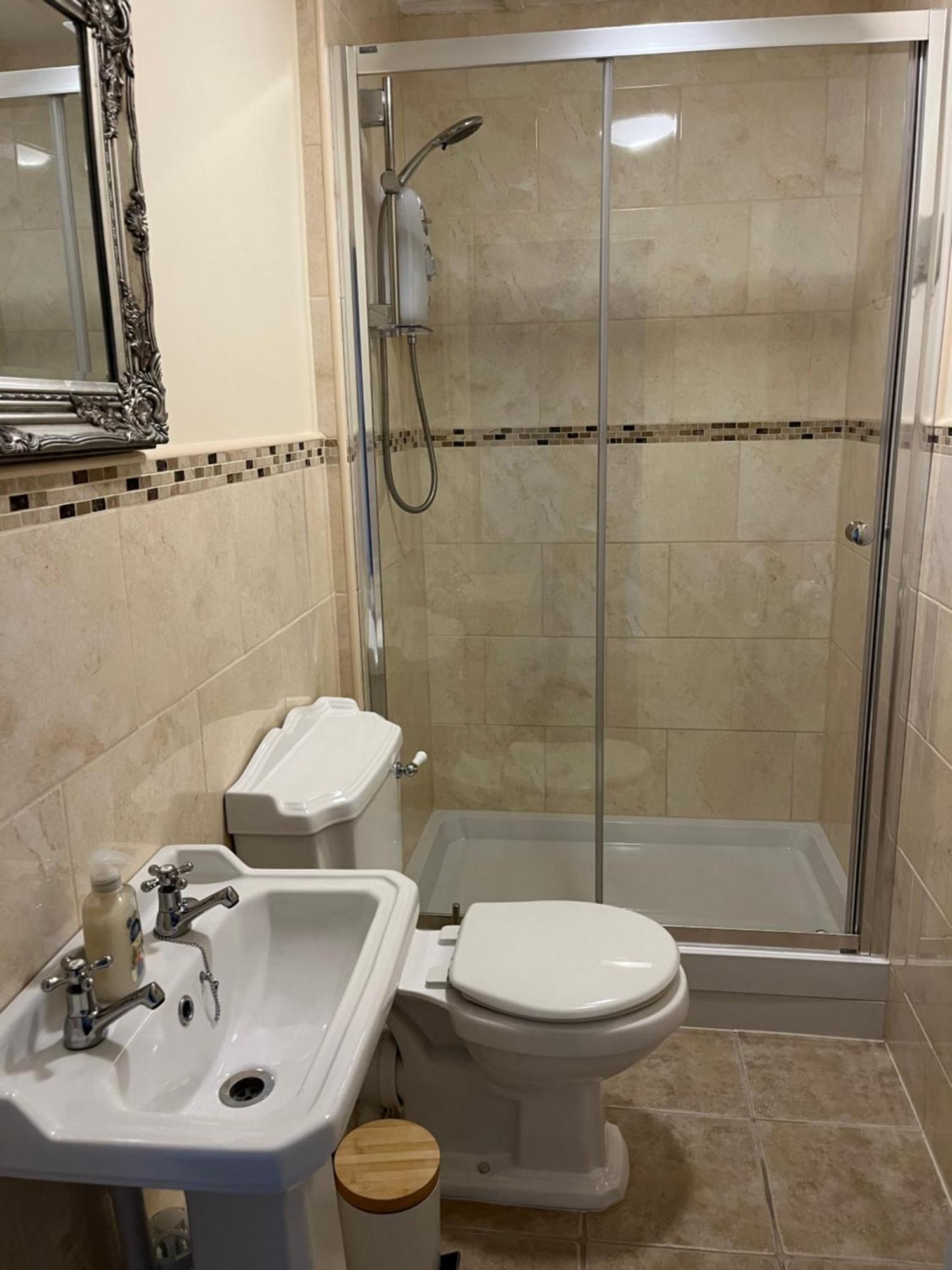 Chadwick Guest House Middlesbrough Bagian luar foto